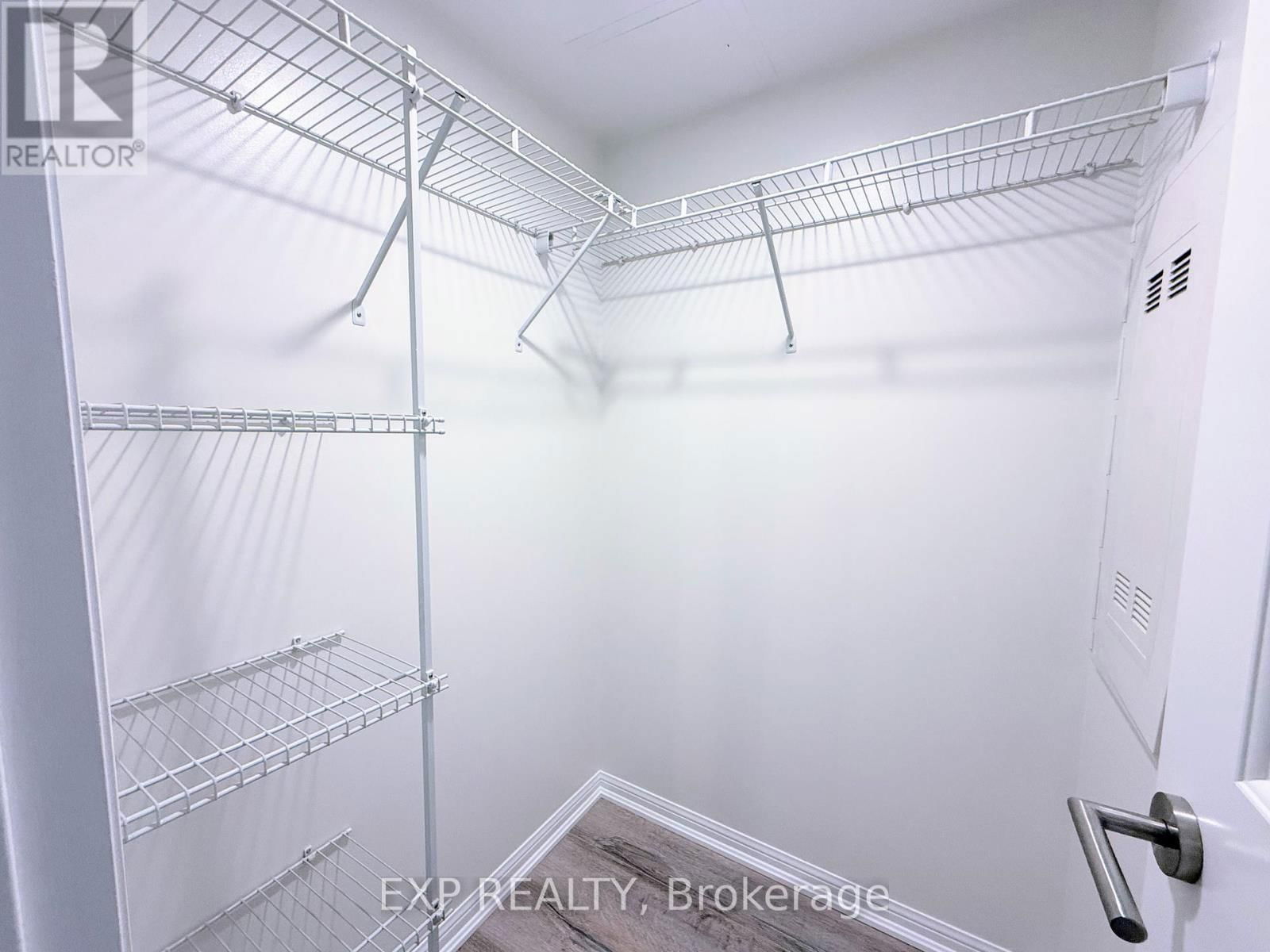 #702 - 400 ADELAIDE STREET EAST Image 8