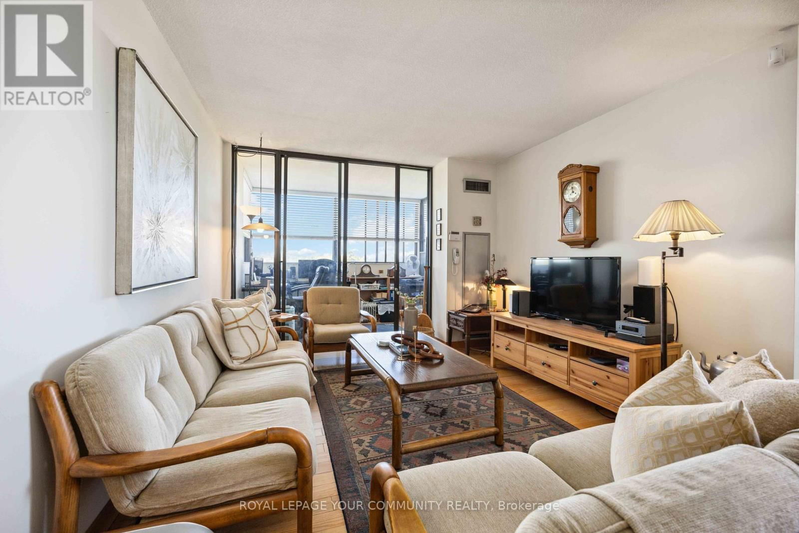 606 - 133 TORRESDALE AVENUE Image 10