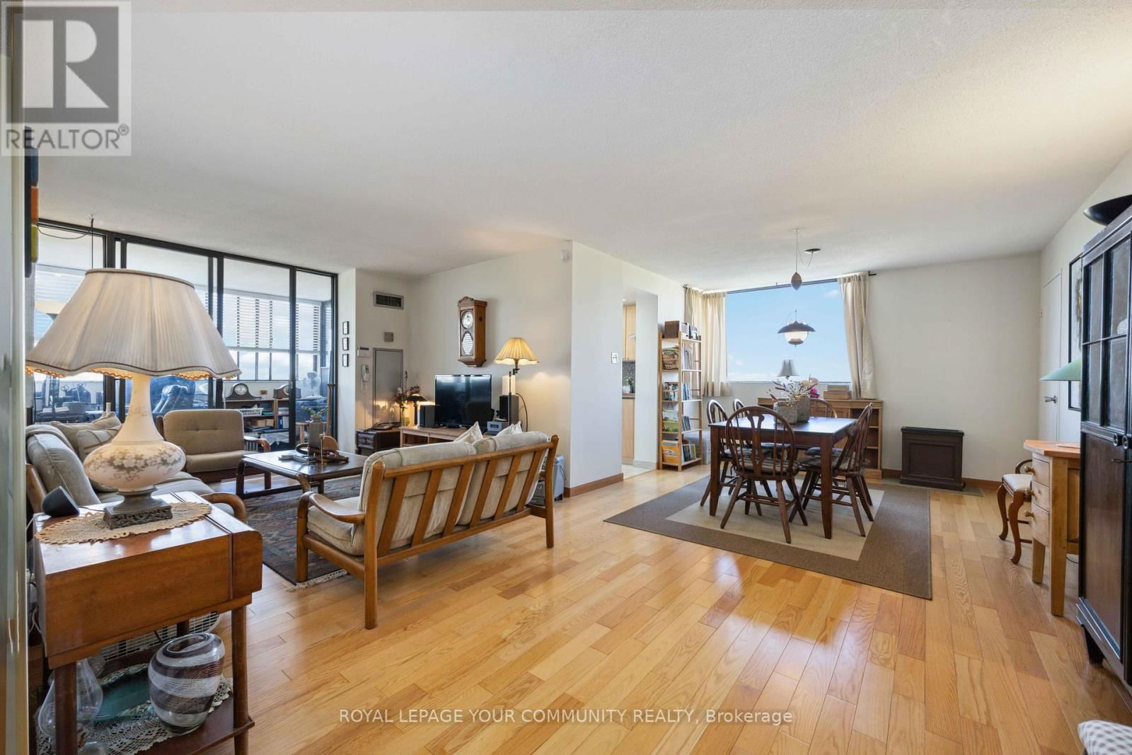 606 - 133 TORRESDALE AVENUE Image 11