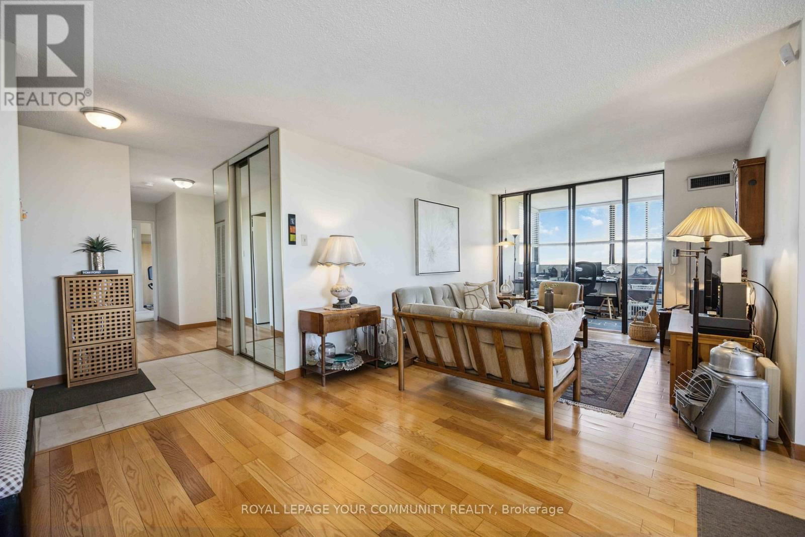 606 - 133 TORRESDALE AVENUE Image 12