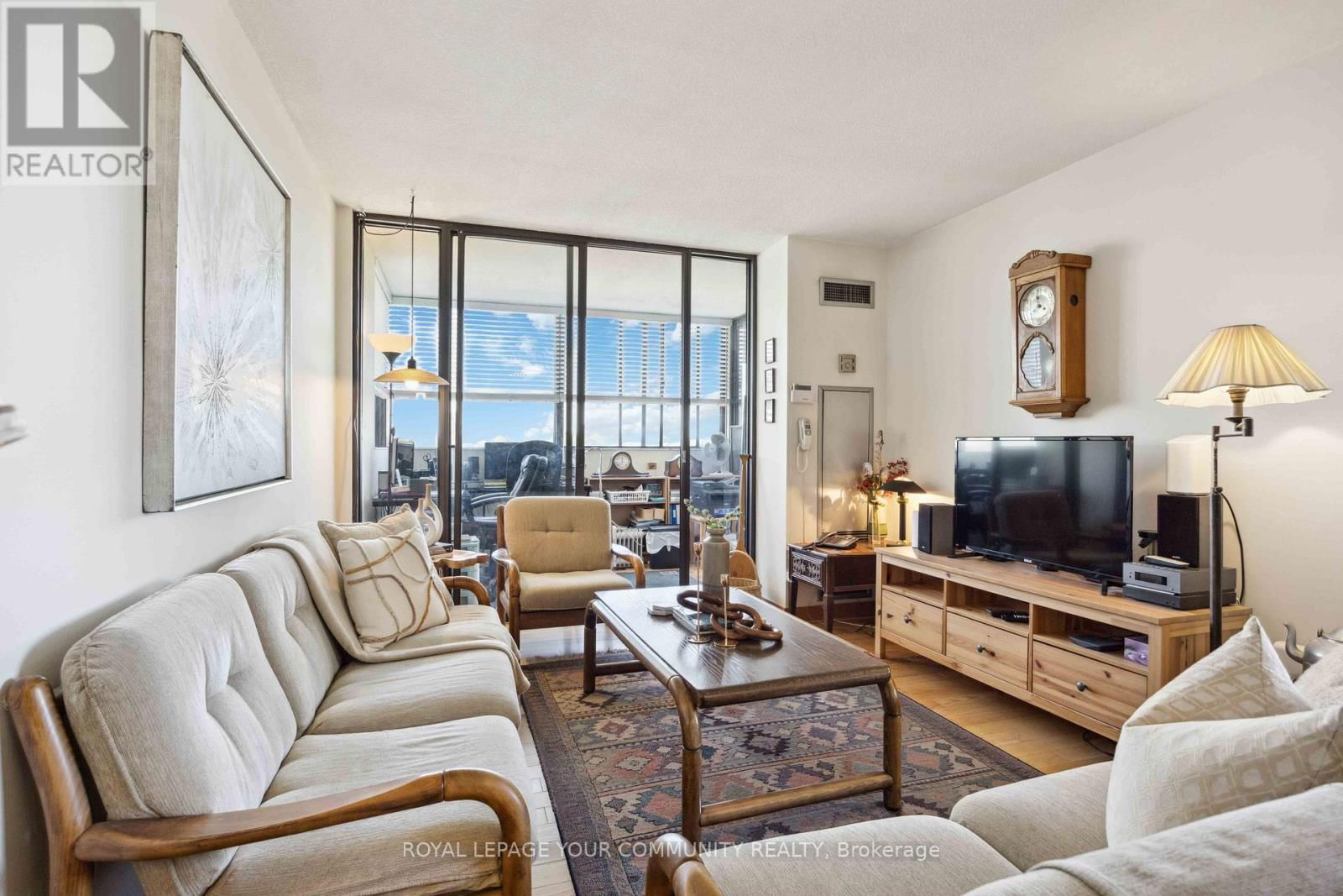 606 - 133 TORRESDALE AVENUE Image 7