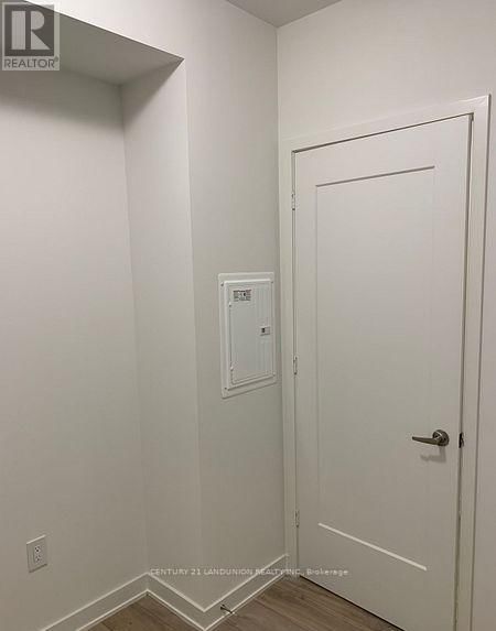 644 SW - 121 LOWER SHERBOURNE STREET Image 14