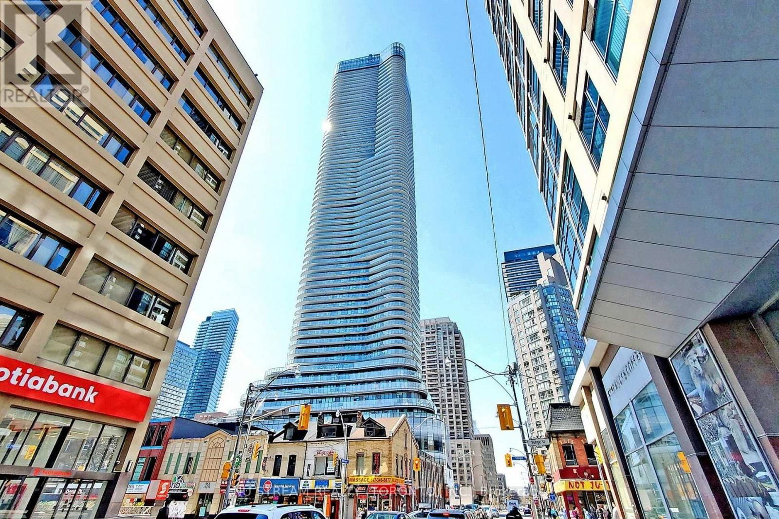 5704 - 11 WELLESLEY STREET WEST Image 1