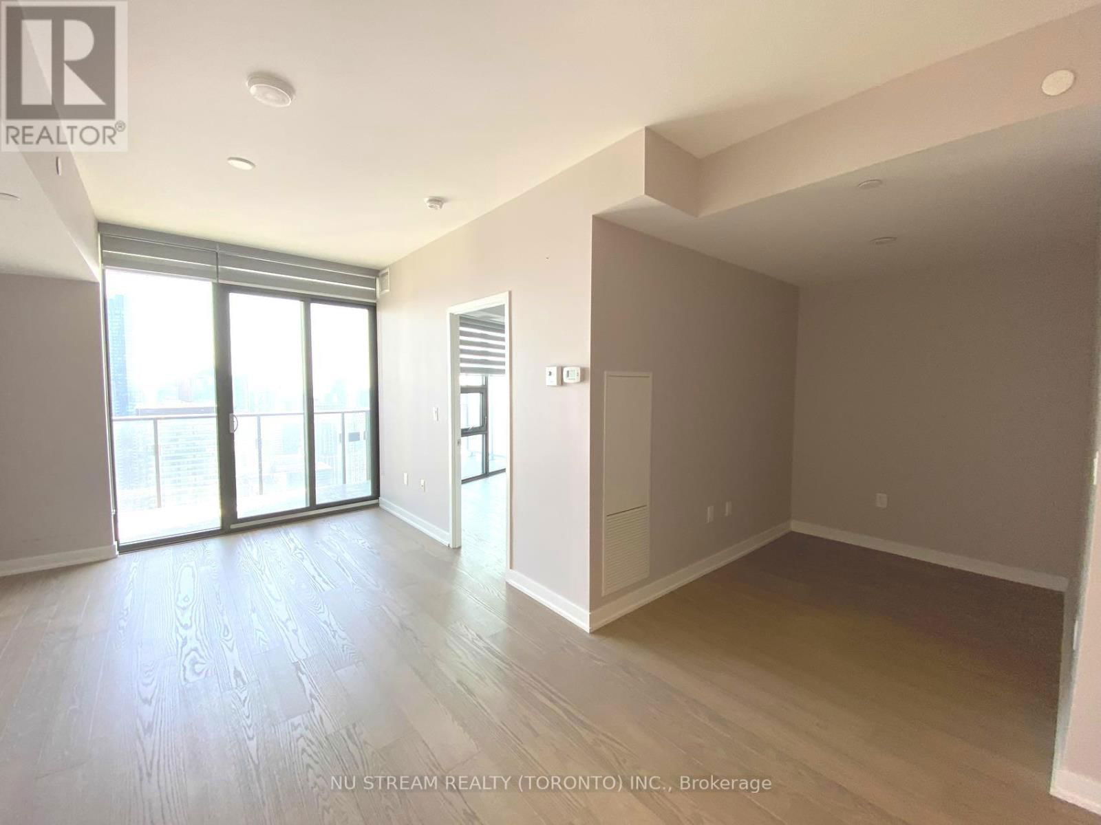 5704 - 11 WELLESLEY STREET WEST Image 7