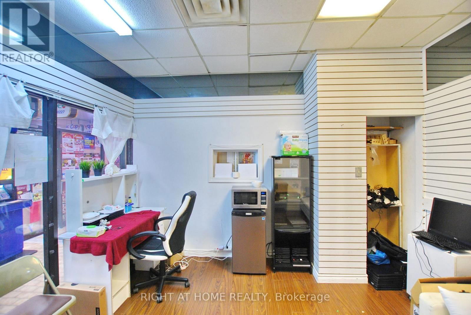 6 - 301 SPADINA AVENUE Image 4