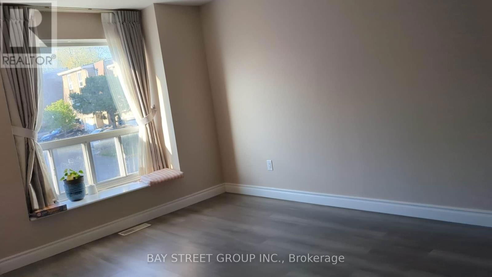 166 RUSTY CRESTWAY Image 3