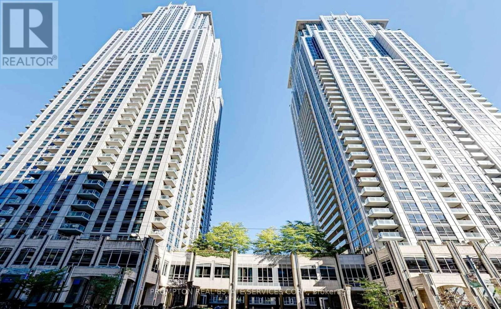 1913 - 763 BAY STREET Image 2