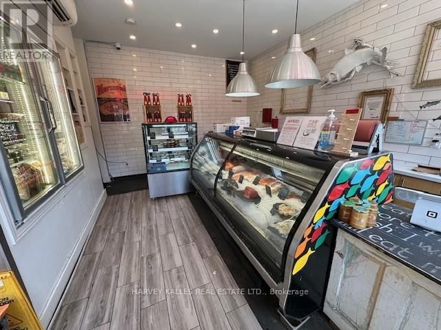 Main - 206 BALDWIN STREET Image 4