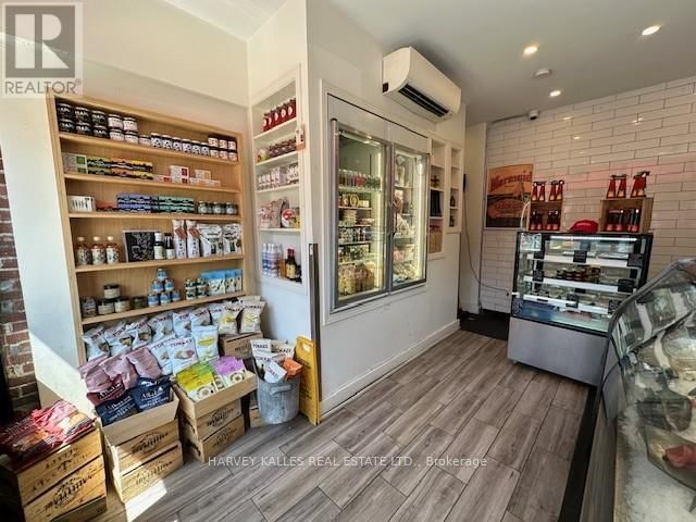Main - 206 BALDWIN STREET Image 5