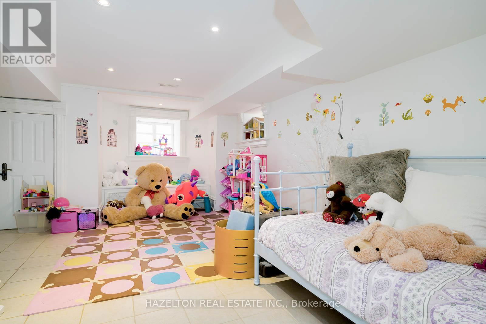44 HAZELTON AVENUE Image 29