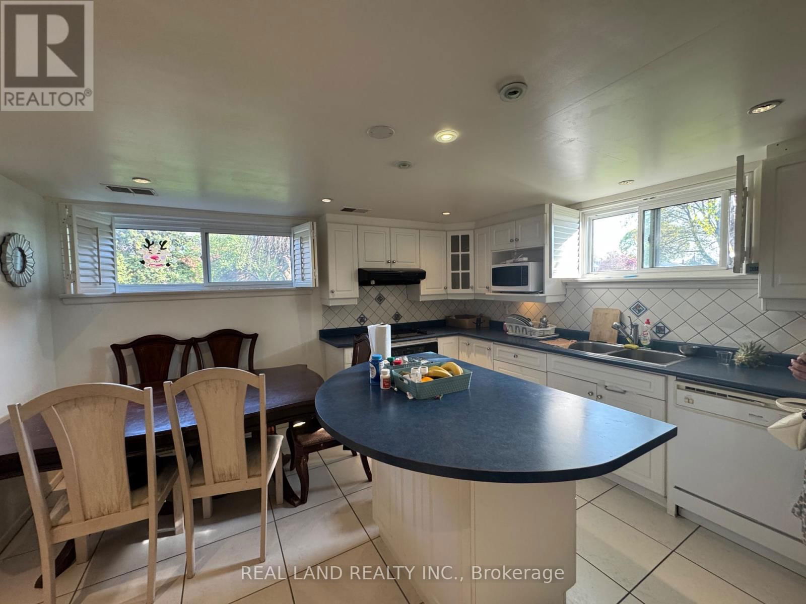 bsmt - 168 SEARLE AVENUE Image 3