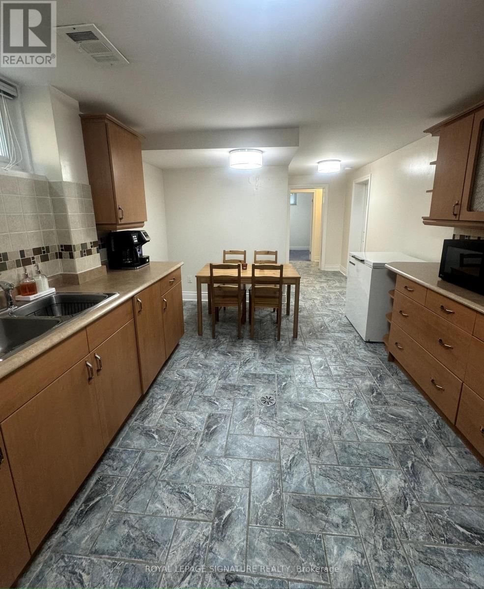 Bsmt - 31 WHITELOCK CRESCENT Image 11