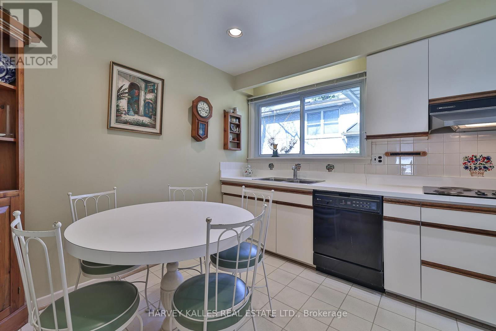 140 FENN AVENUE Image 10