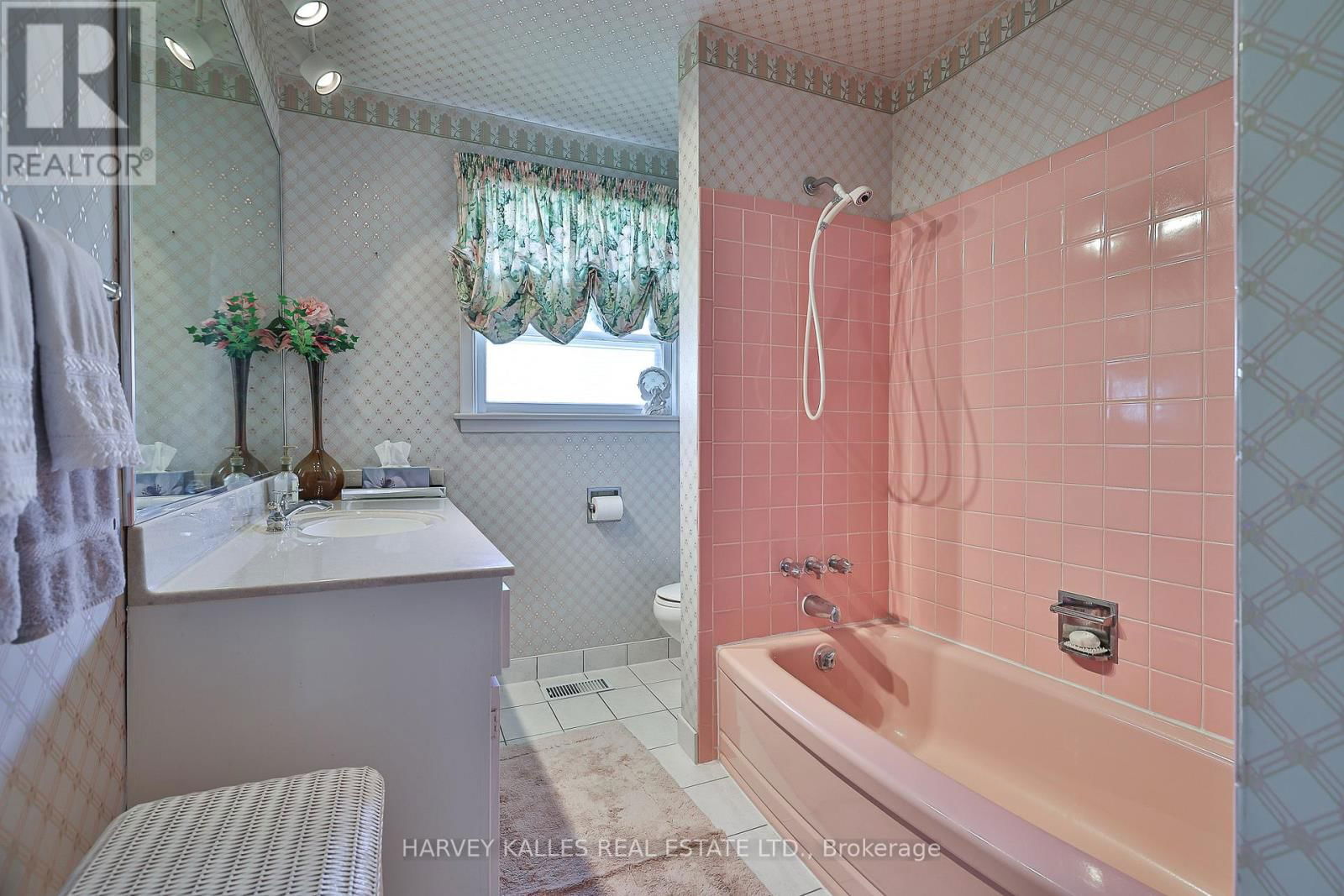 140 FENN AVENUE Image 24