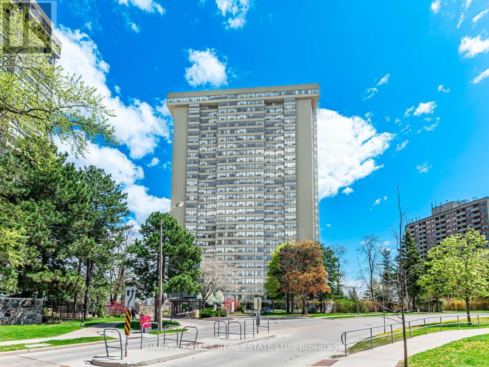 2004 - 55 SKYMARK DRIVE Image 1