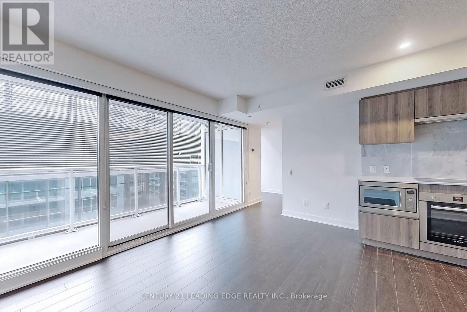 1102 - 17 BATHURST STREET Image 7