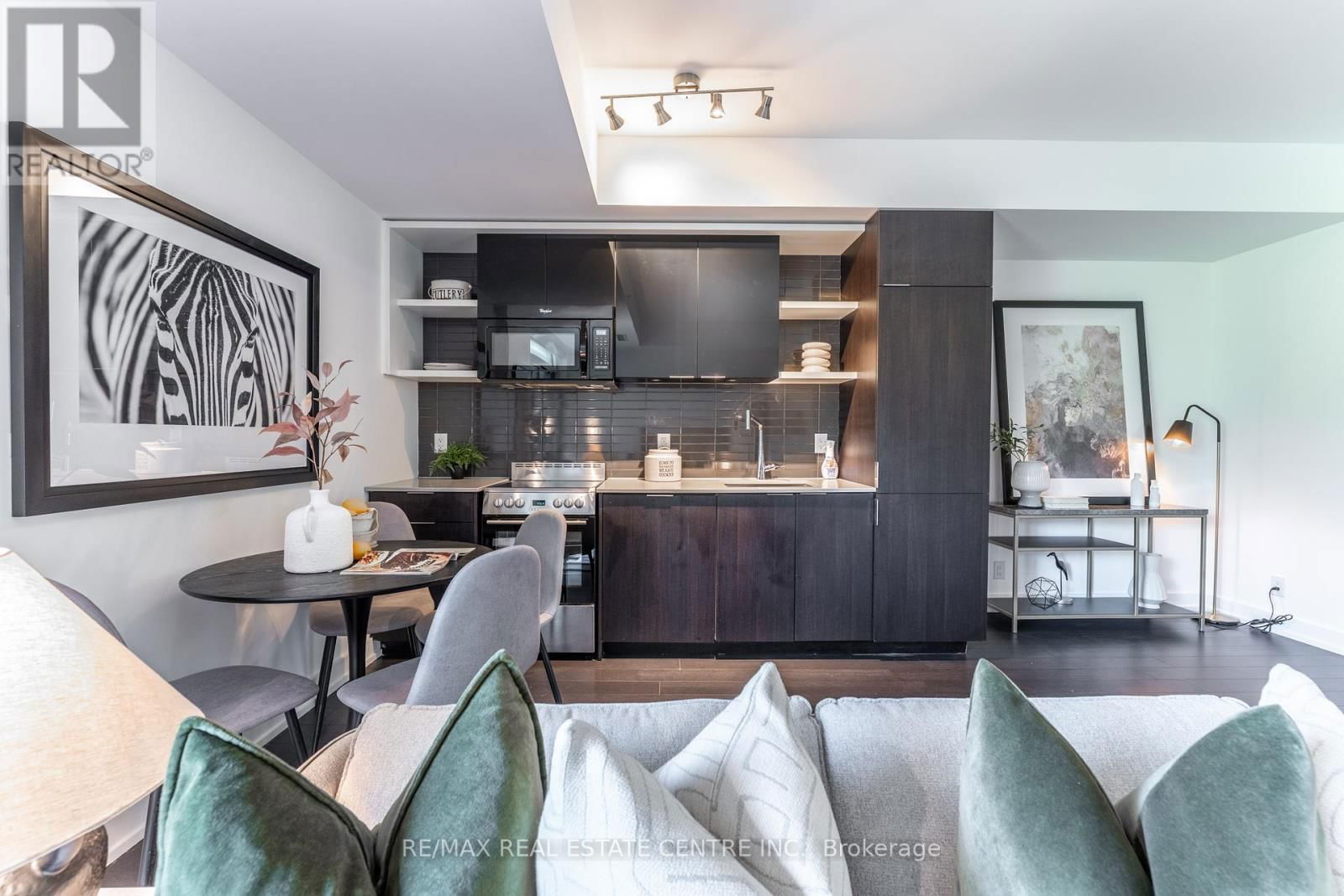 419 - 6 PARKWOOD AVENUE Image 16