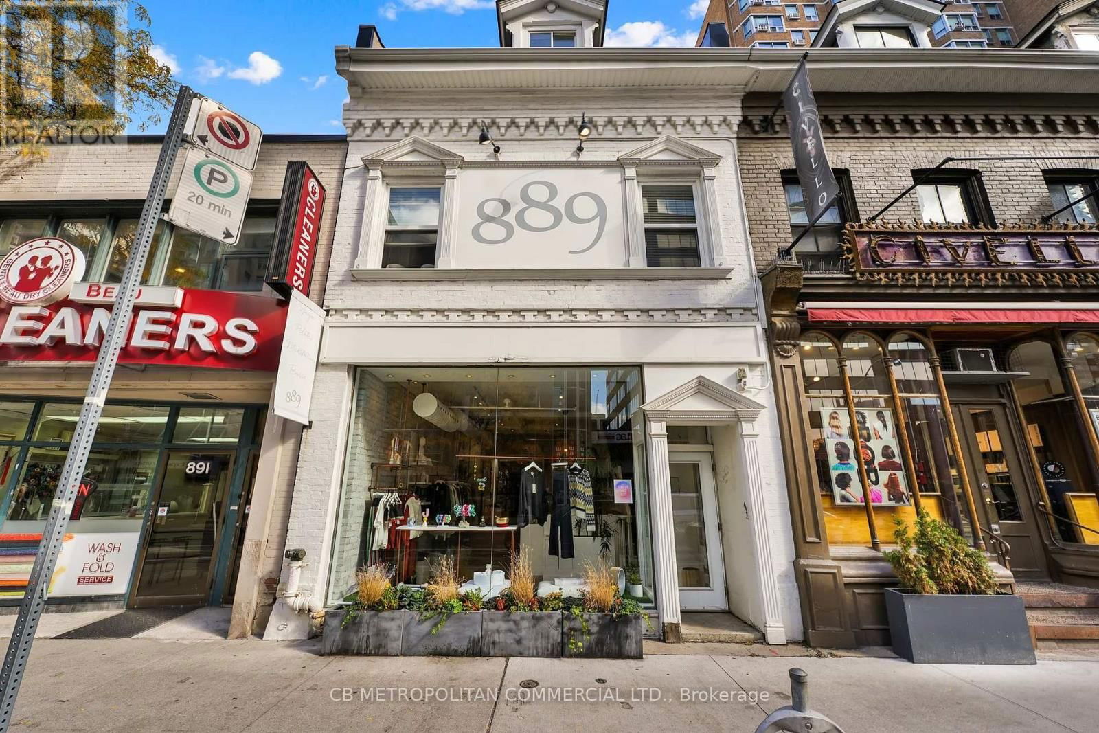 889 YONGE STREET Image 1