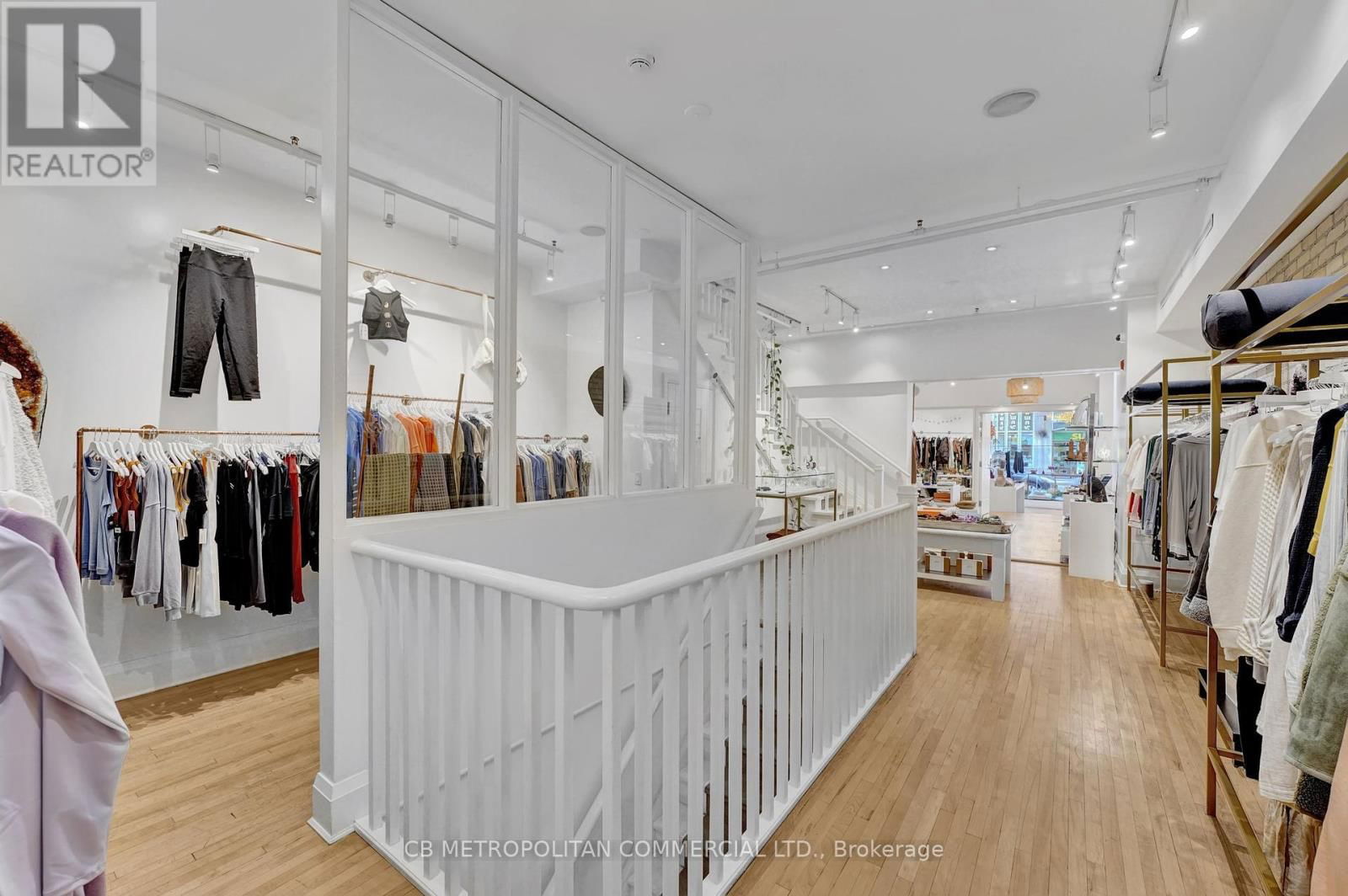 889 YONGE STREET Image 5