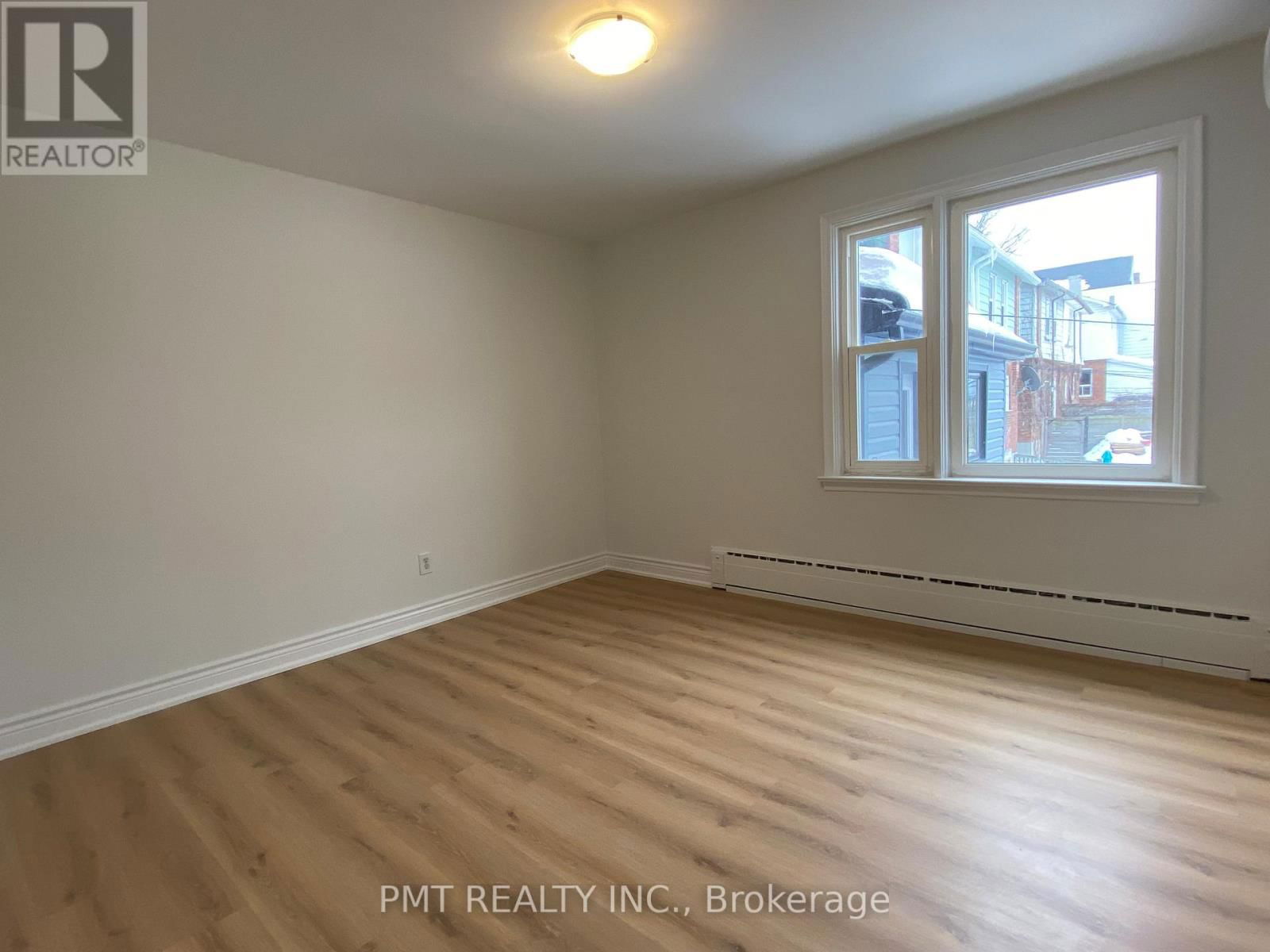 2 - 598 LAUDER AVENUE Image 8