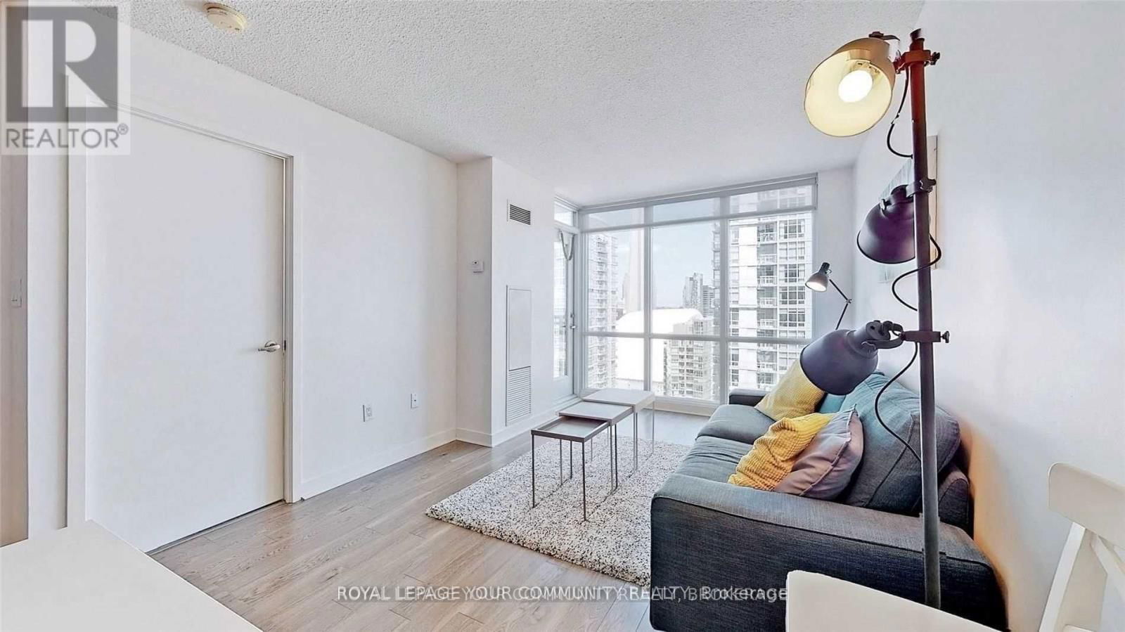 3807 - 11 BRUNEL COURT Image 11
