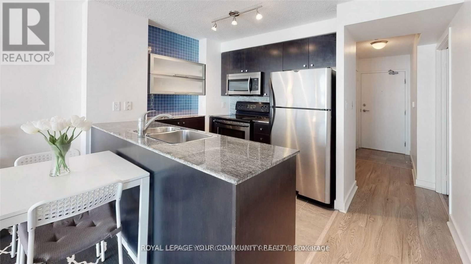 3807 - 11 BRUNEL COURT Image 15