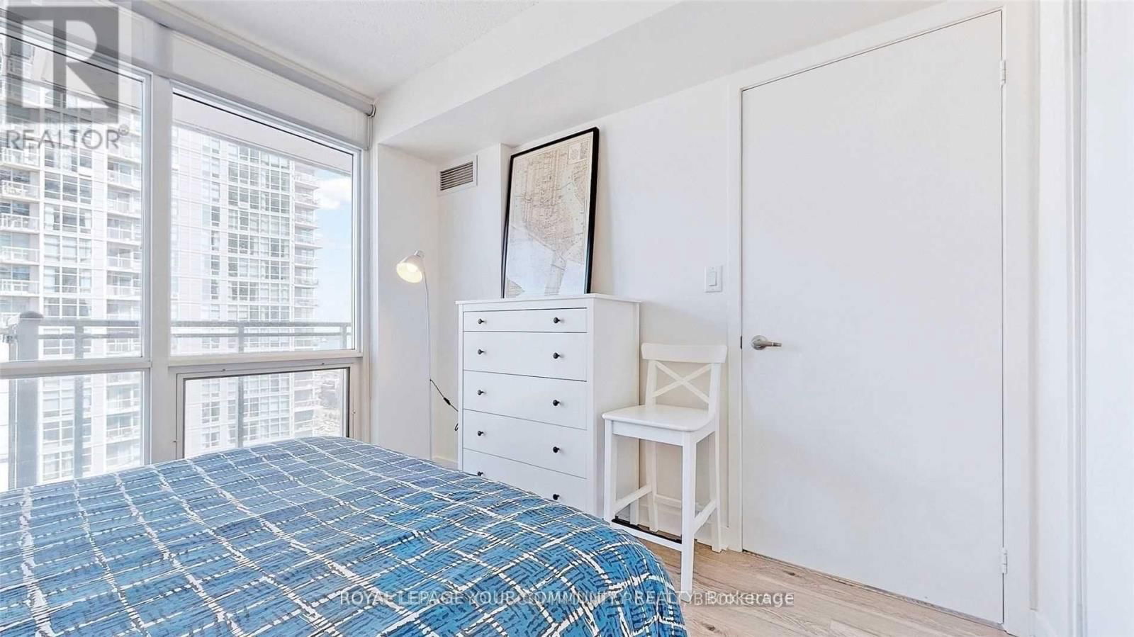 3807 - 11 BRUNEL COURT Image 21