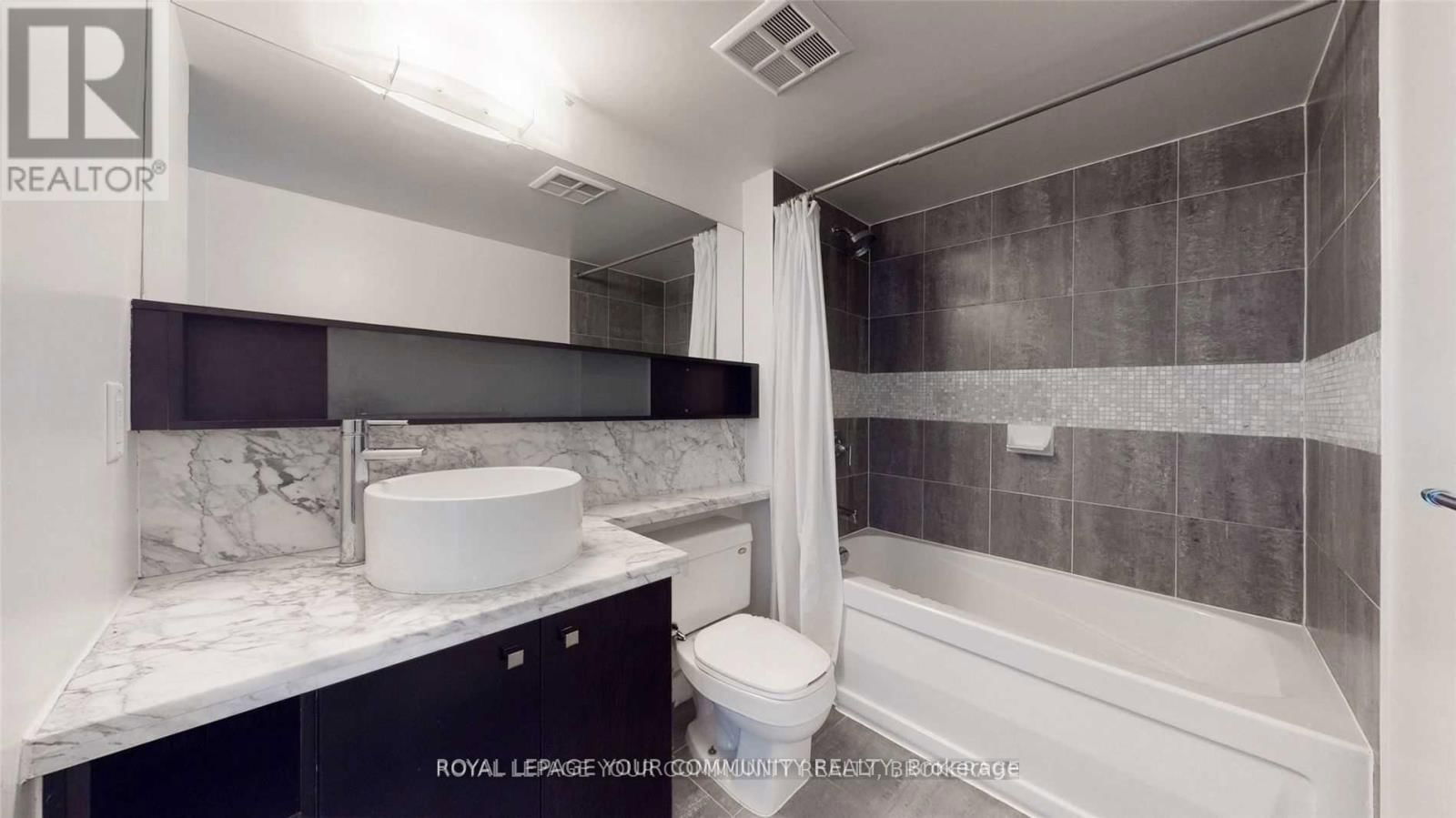 3807 - 11 BRUNEL COURT Image 23