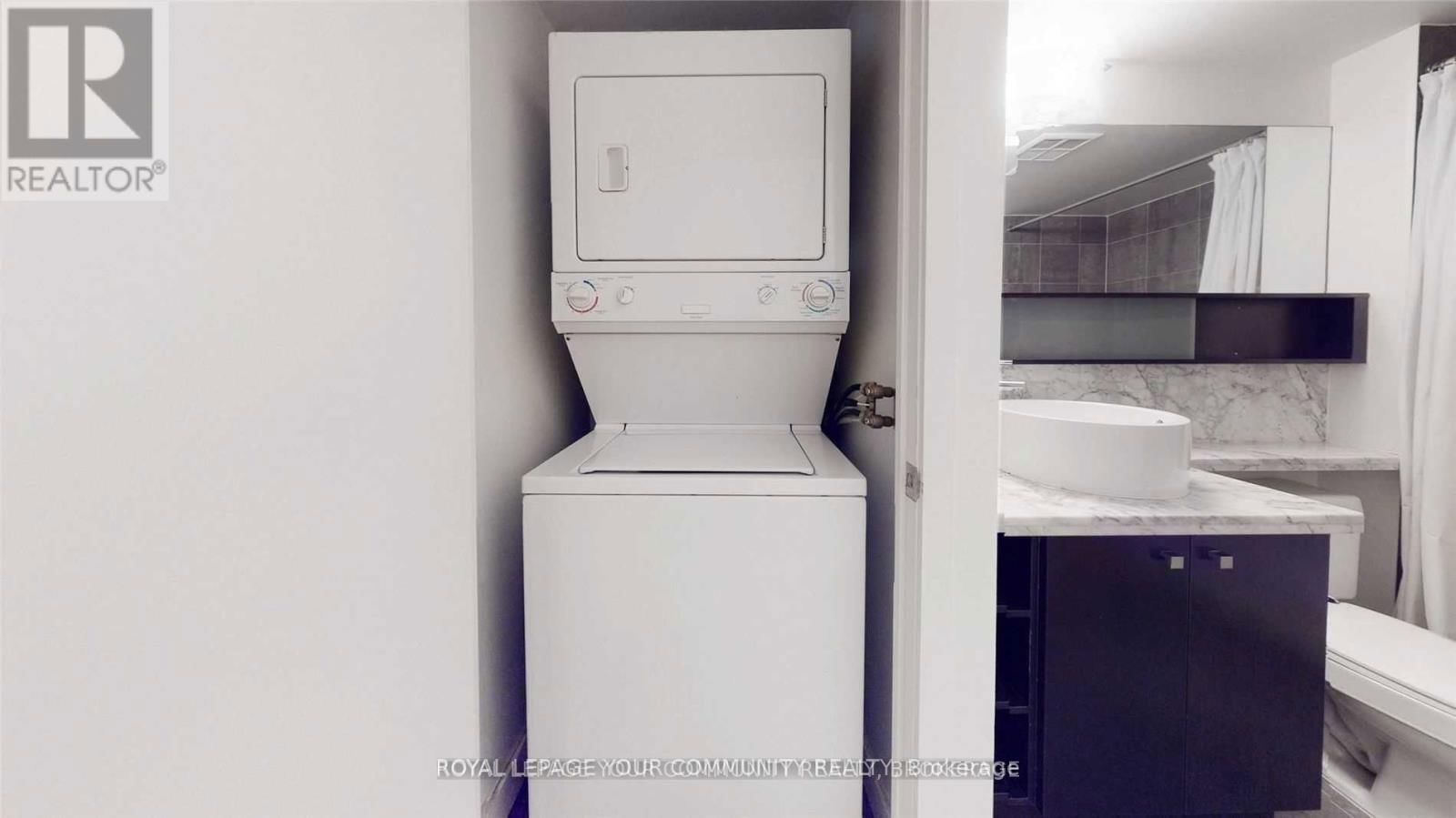 3807 - 11 BRUNEL COURT Image 25