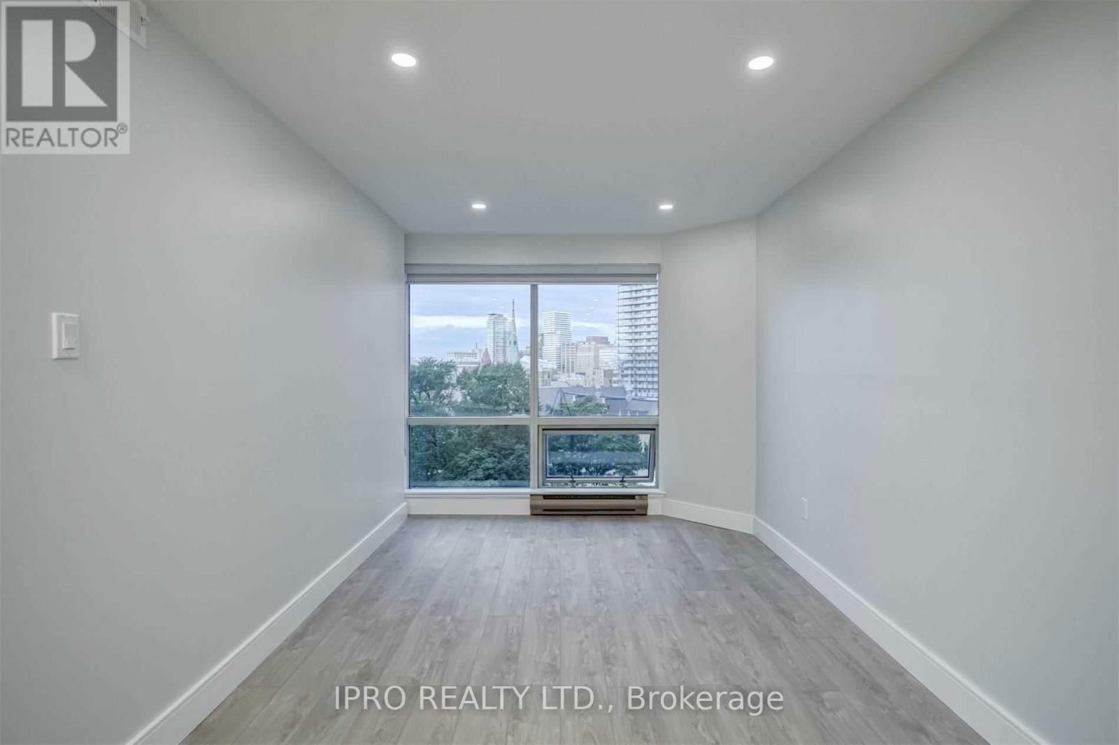 1002 - 1001 BAY STREET Image 10