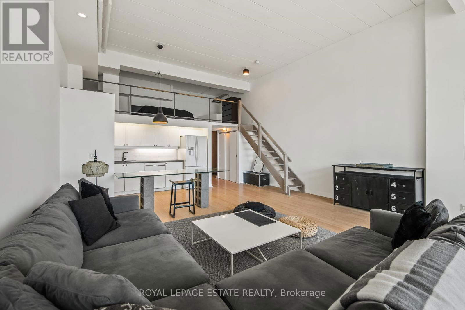301 - 160 BALDWIN STREET Image 11