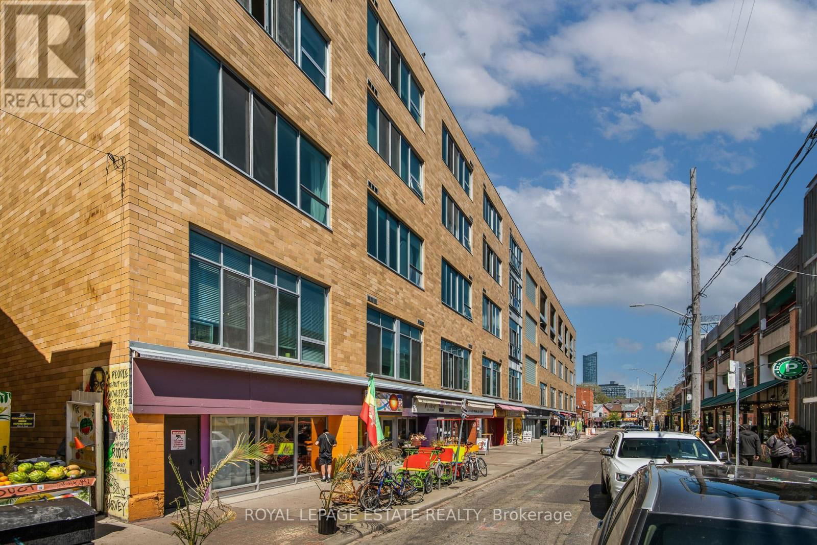301 - 160 BALDWIN STREET Image 4