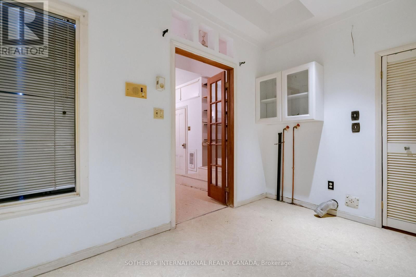 237 CARLTON STREET Image 18