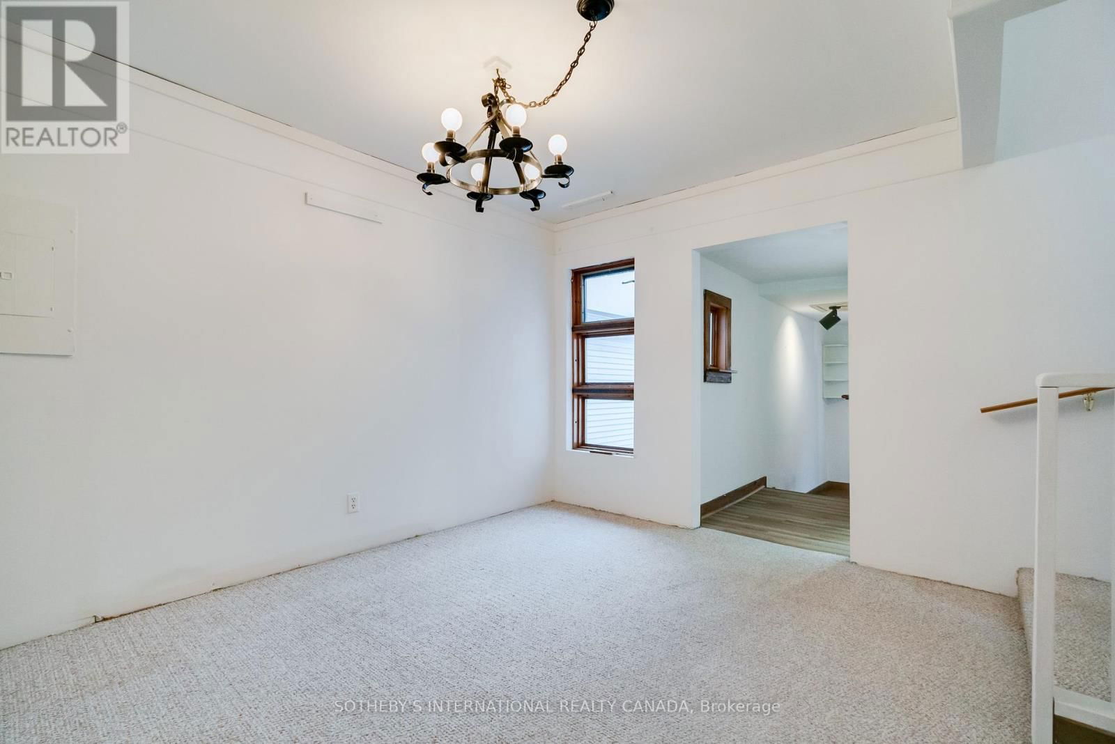 237 CARLTON STREET Image 28