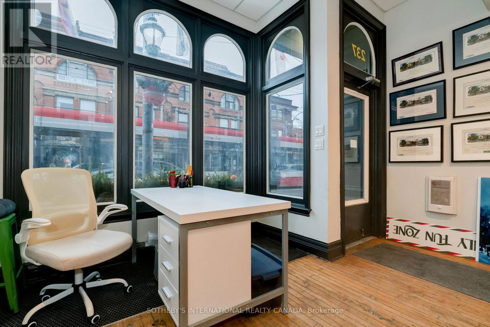 237 CARLTON STREET Image 3
