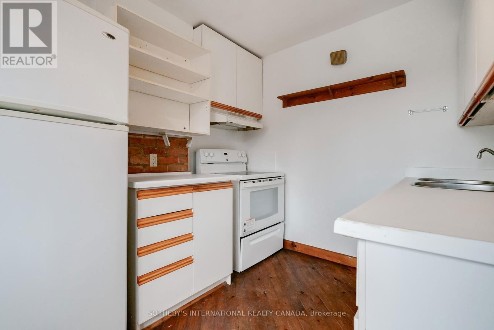 237 CARLTON STREET Image 33