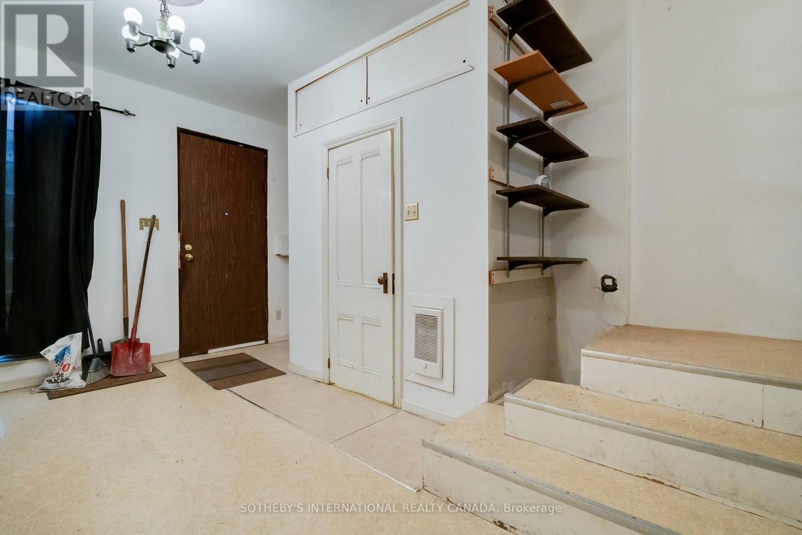 237 CARLTON STREET Image 13
