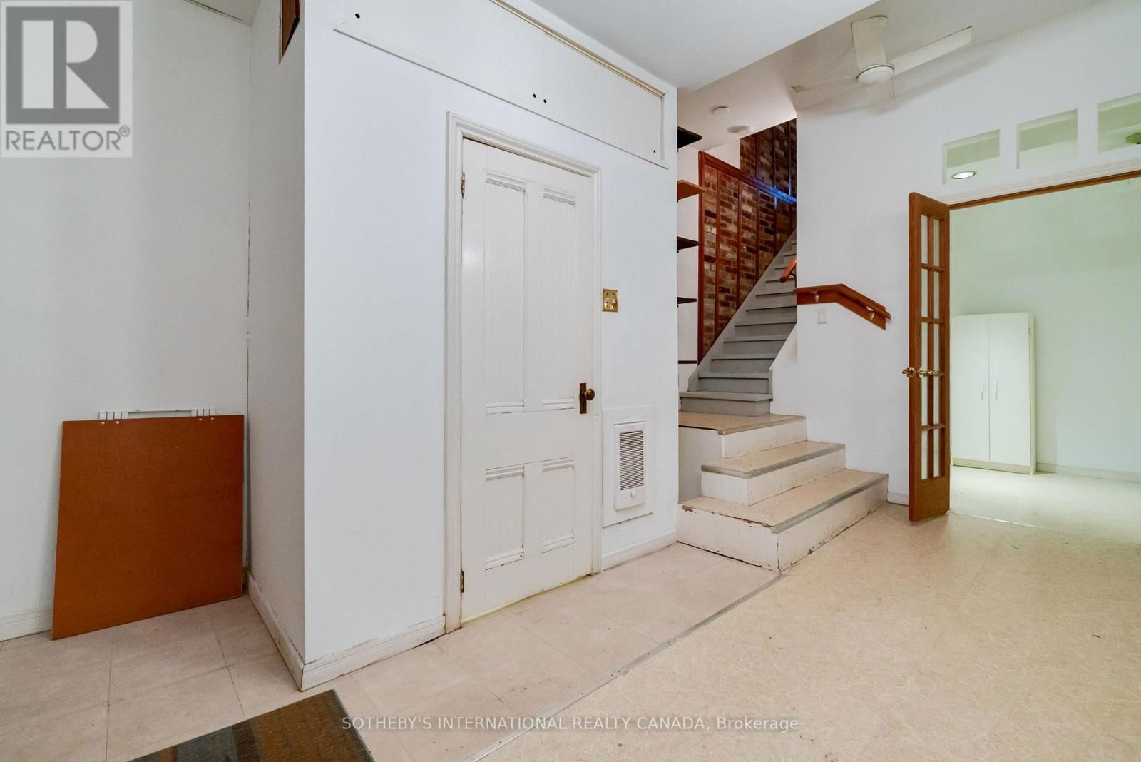 237 CARLTON STREET Image 14