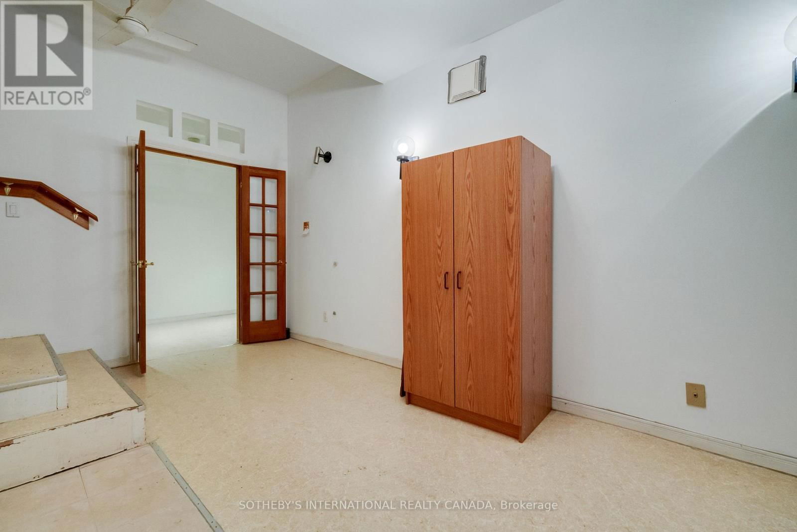 237 CARLTON STREET Image 15