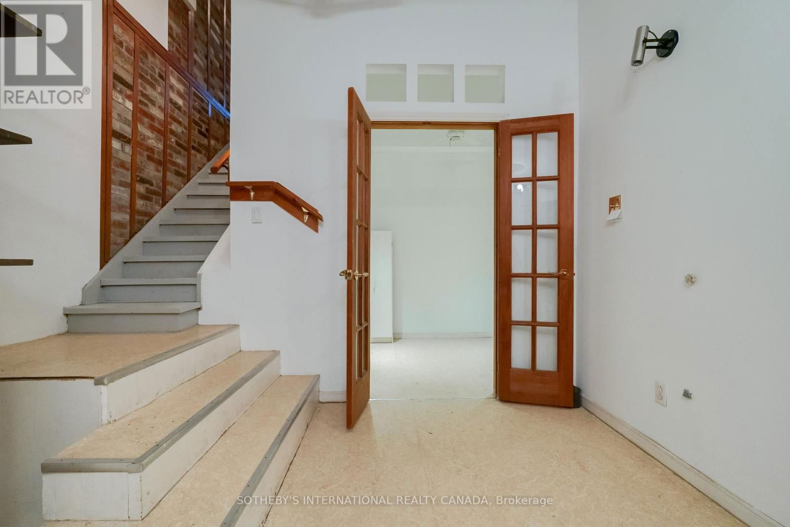 237 CARLTON STREET Image 16