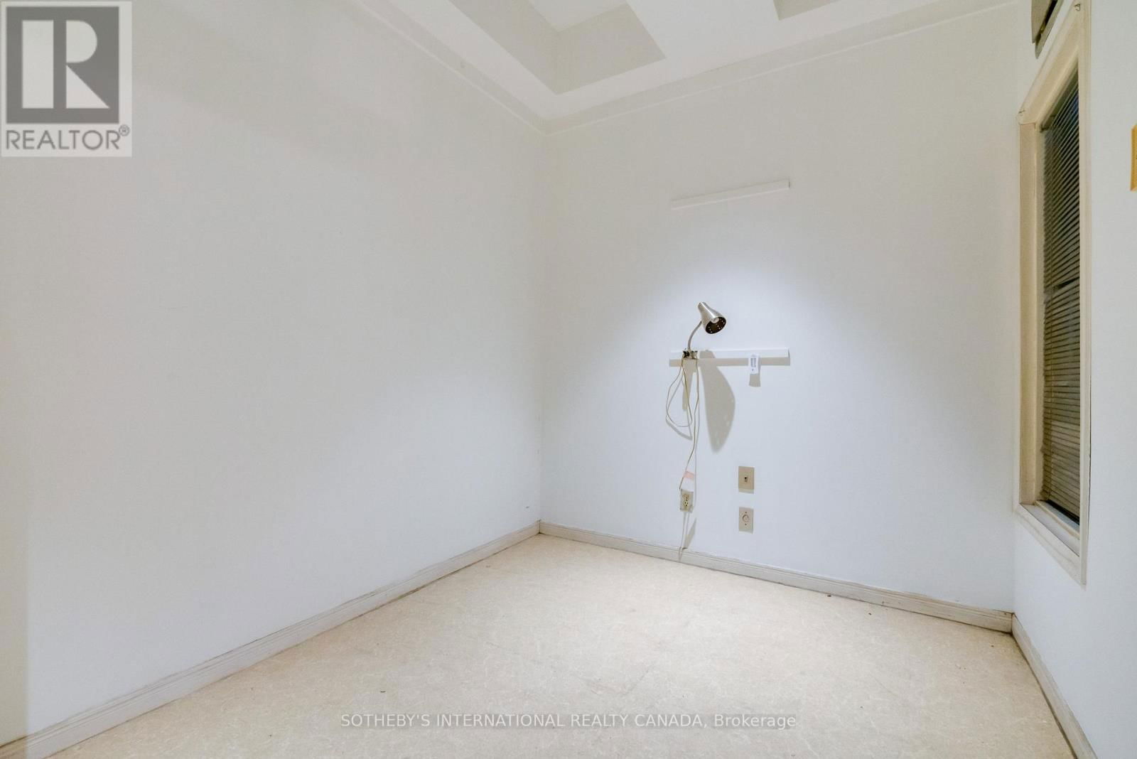 237 CARLTON STREET Image 19