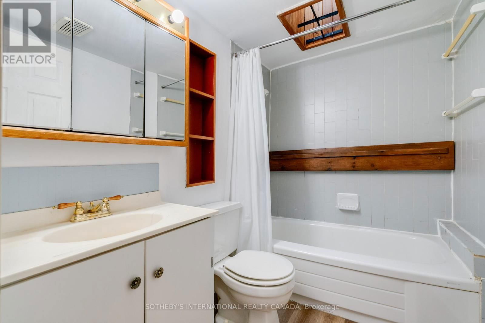 237 CARLTON STREET Image 33