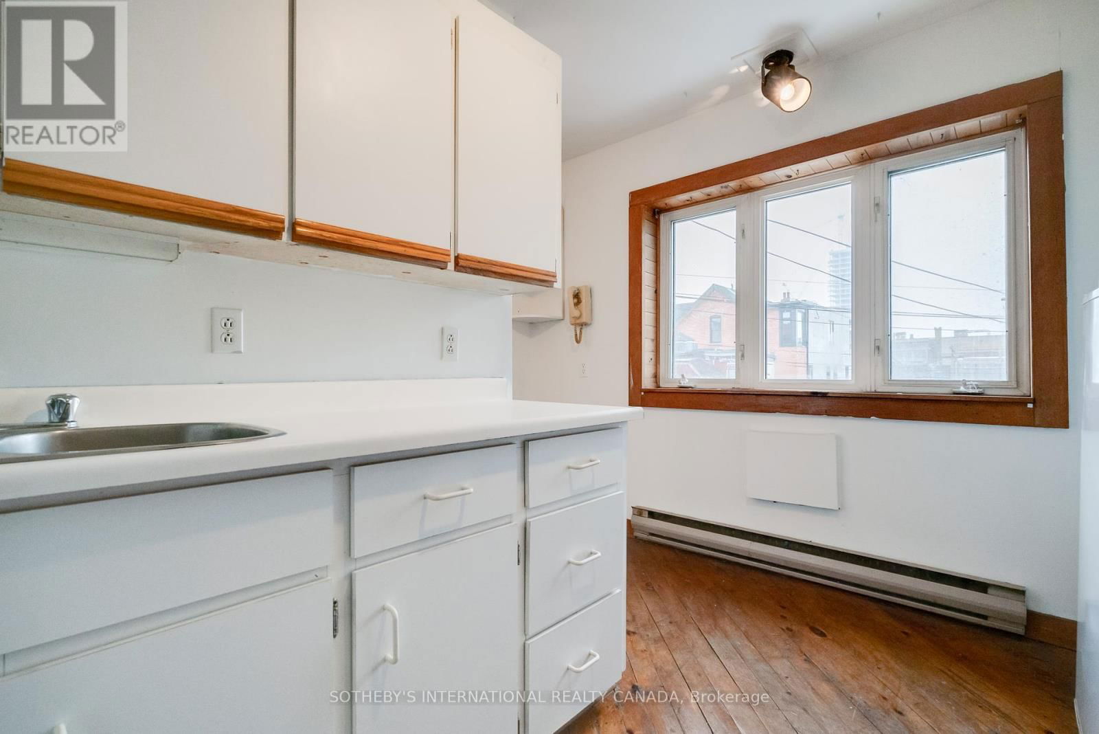 237 CARLTON STREET Image 36