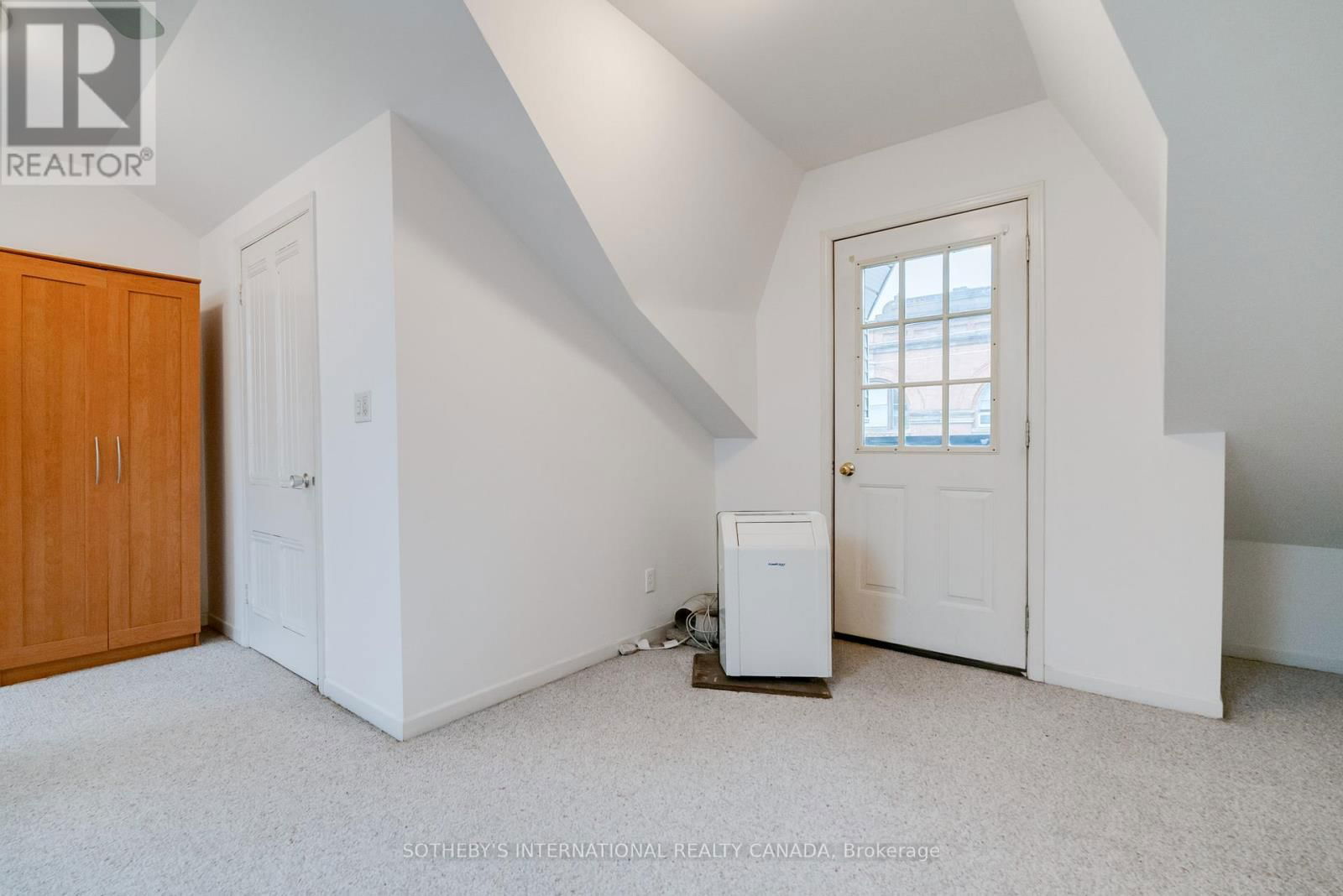 237 CARLTON STREET Image 37