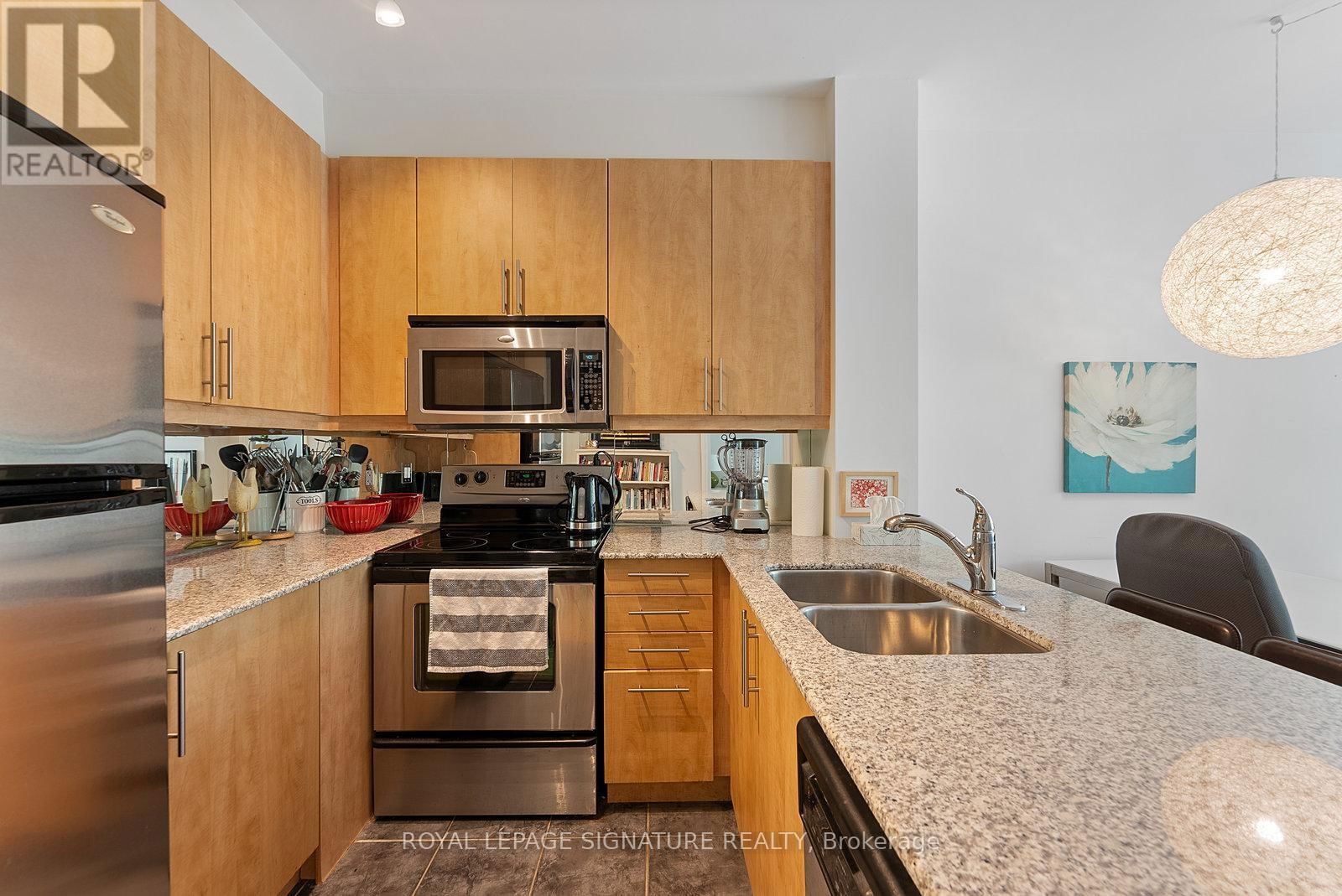 213 - 88 BROADWAY AVENUE Image 10