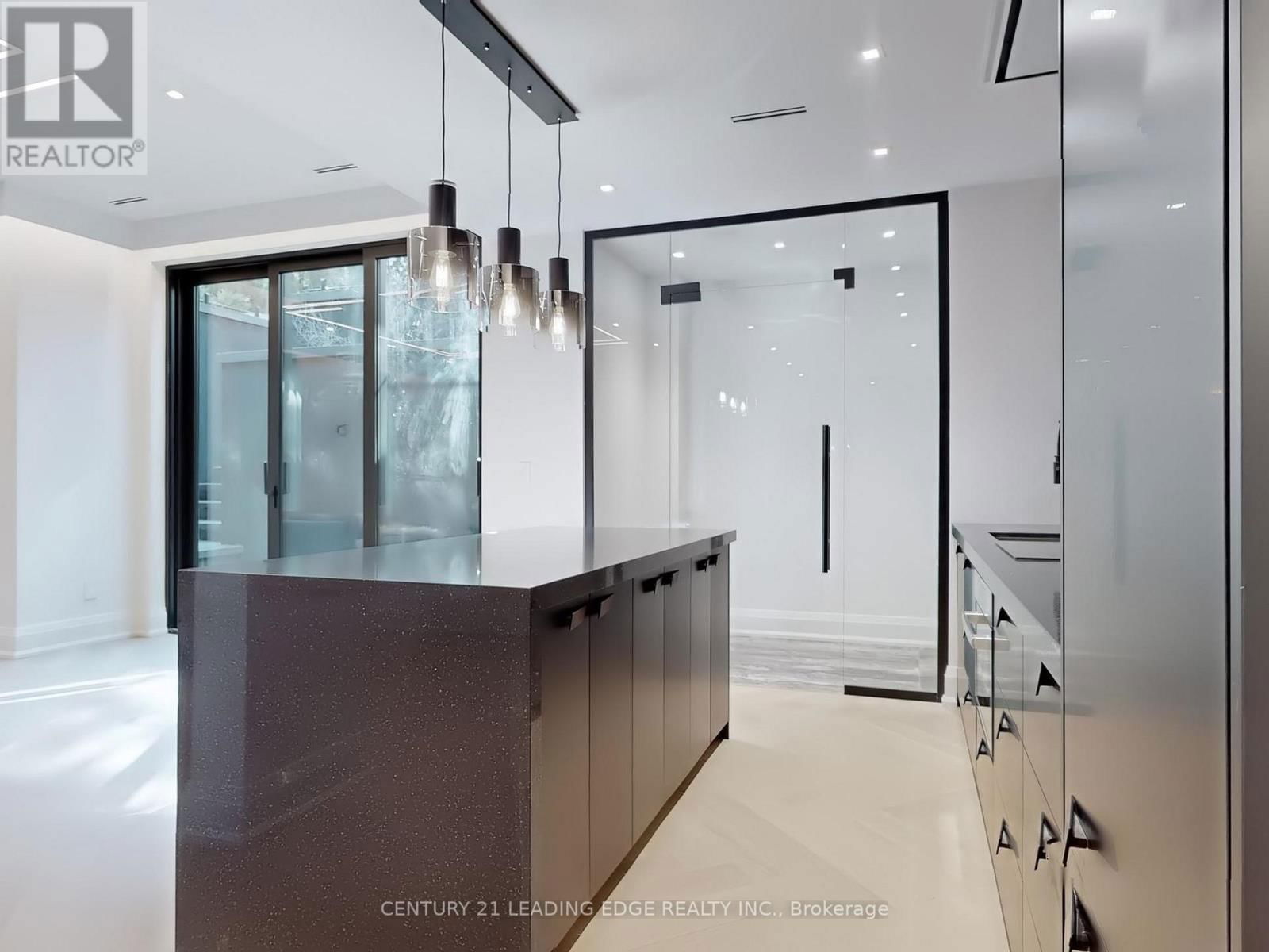 8 BALDING COURT Image 43