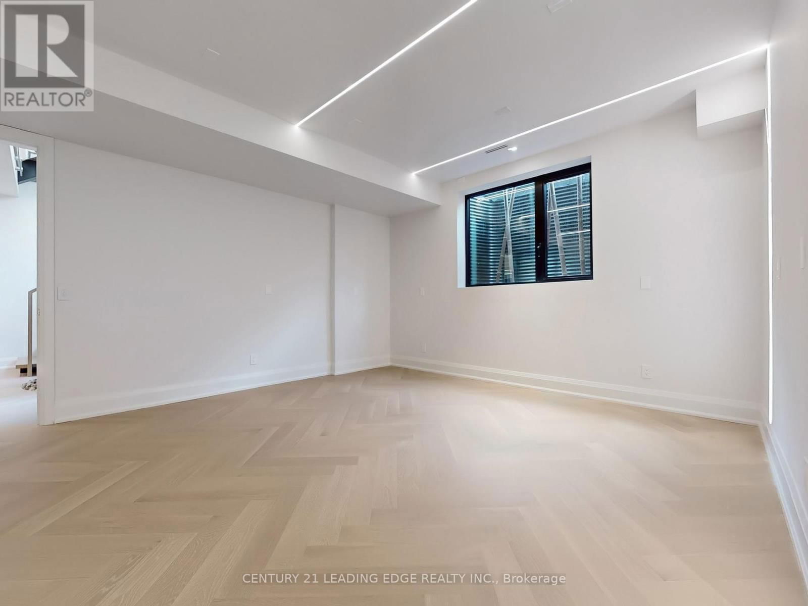 8 BALDING COURT Image 45