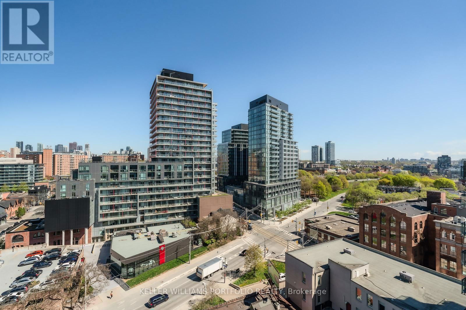 1212 - 318 KING STREET EAST Image 36