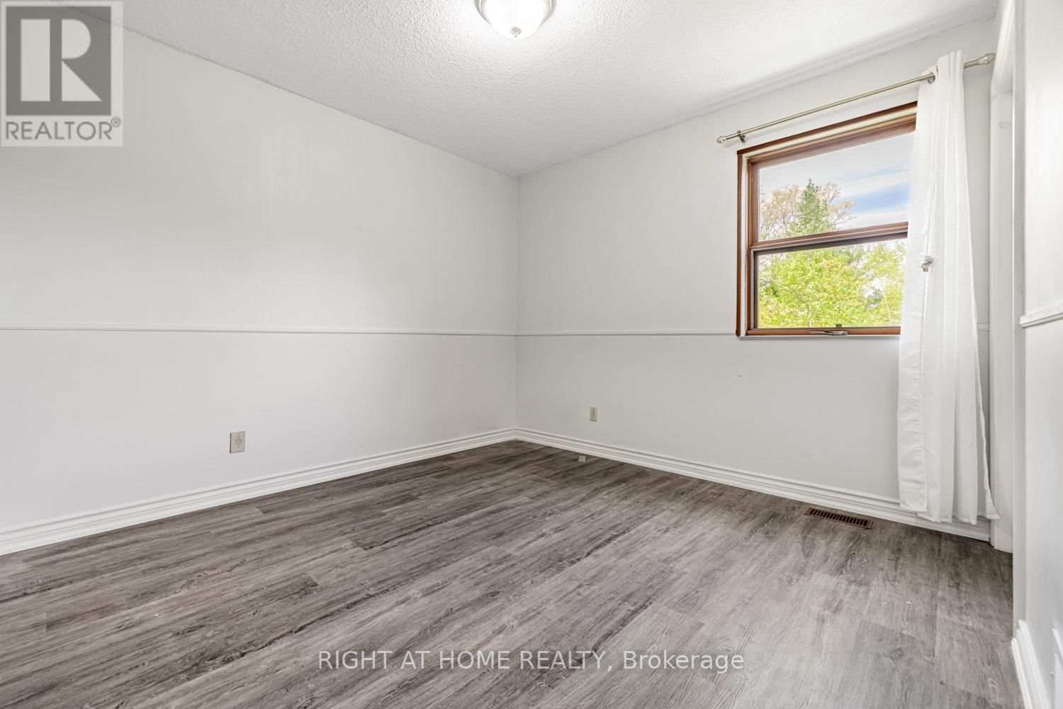 144 WEDGEWOOD DRIVE Image 20