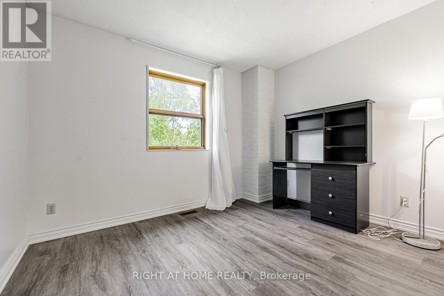 144 WEDGEWOOD DRIVE Image 21